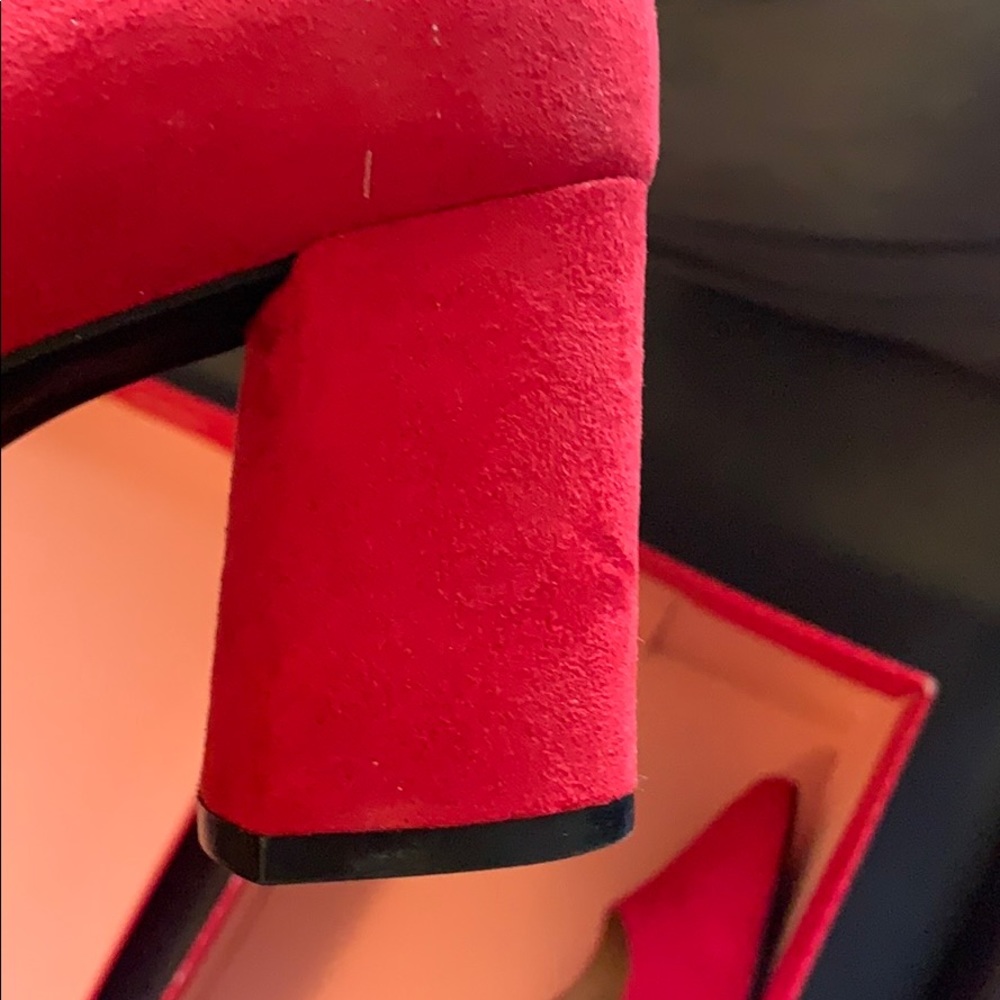 Red heels - Picture 6 of 7